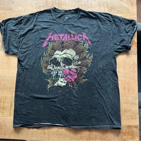Metallica band black distressed t-shirt from Urban Outfitters - Picture 4 of 16